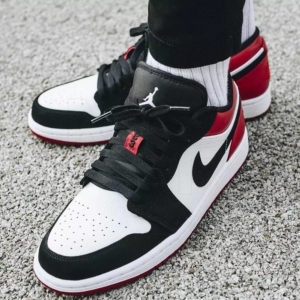 Alternative view of Giày Nike Air Jordan 1 Low 'Black Toe' 553558-116