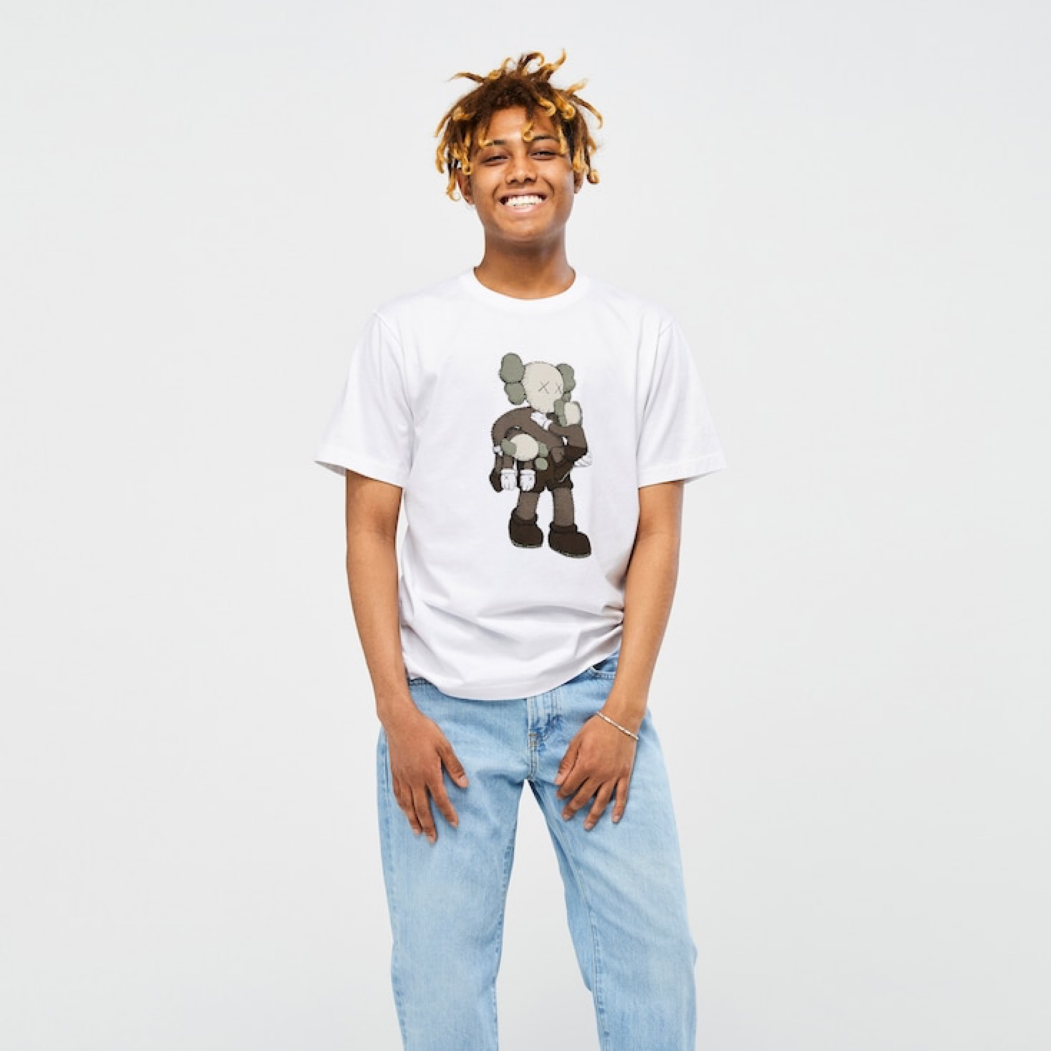 Alternative view of Áo Kaws x Uniqlo Clean Slate Tee White KW-UCSTEEWH