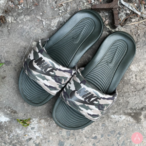 Alternative view of Dép Nike Victori One Slide 'Camo-Sequoia Sand' CN9678-300