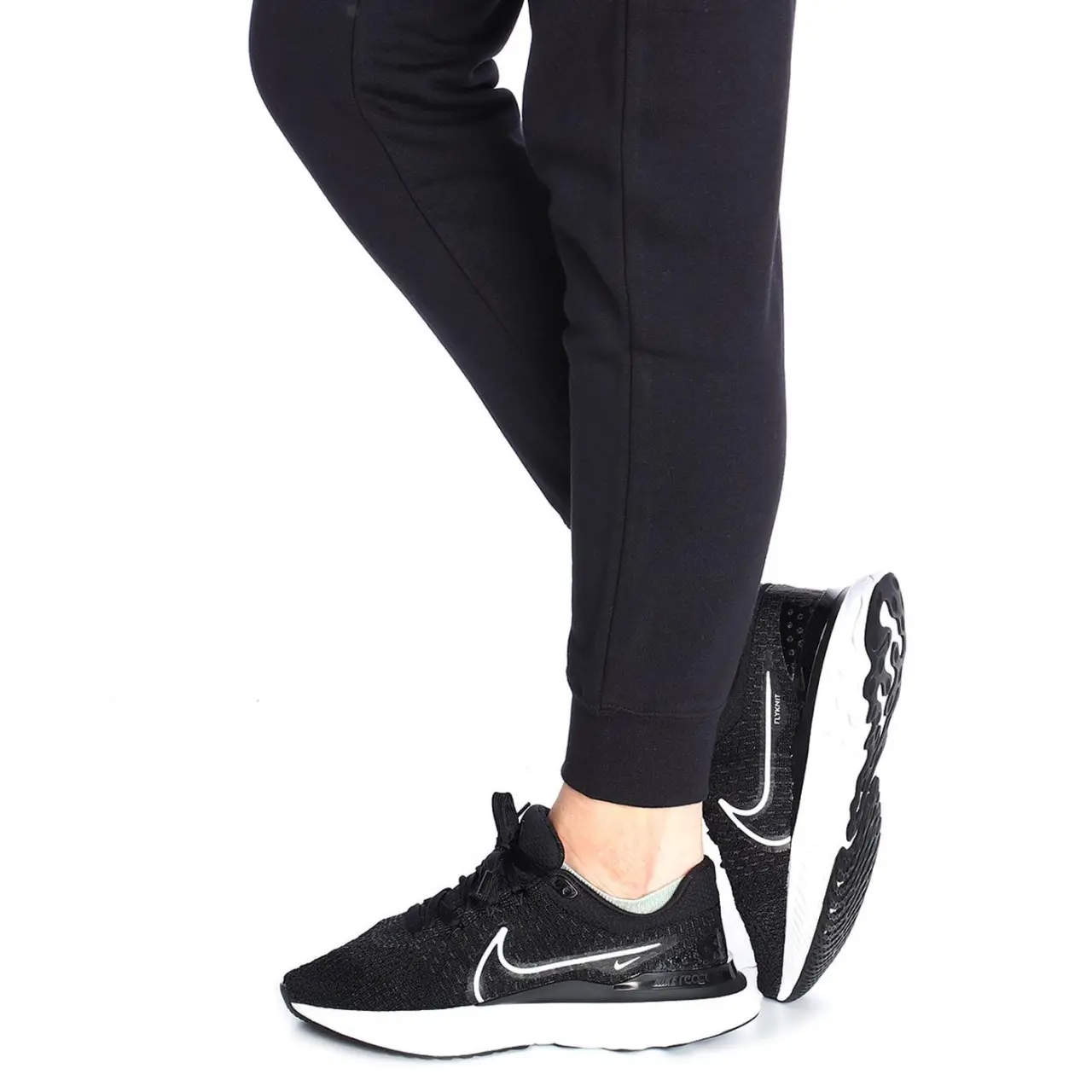 Giay Nike React Infinity Run Flyknit 3 'Black White' DD3024-001