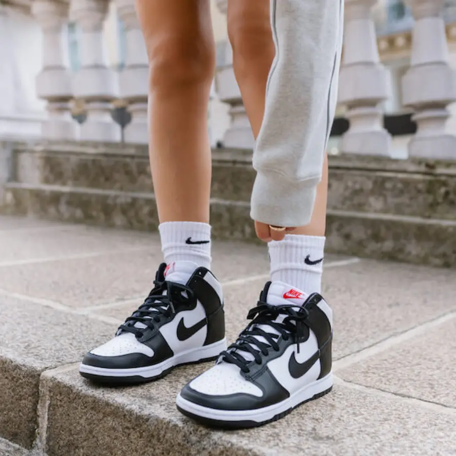Alternative view of Giày Nike Dunk High ‘Panda’ DD1869-103