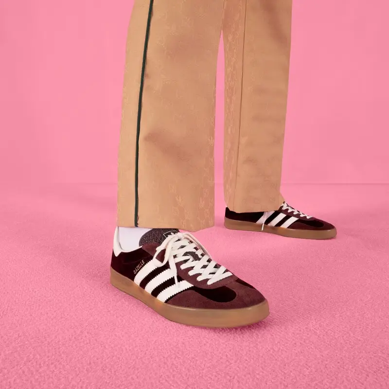 Alternative view of Giày Adidas Gazelle x Gucci 'Burgundy Velvet' 707848-9STU0-6160