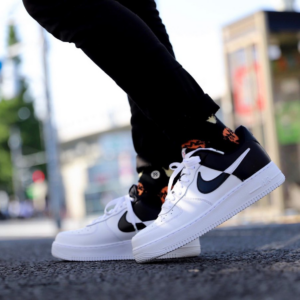 Alternative view of Giày Nike Air Force 1 Low LV8 GS 'Spurs' CK0502-100
