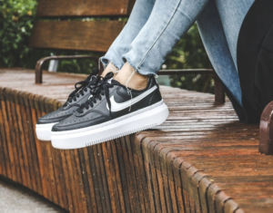Giay Nike Wmns Court Vision Alta 'Black White' DM0113-002