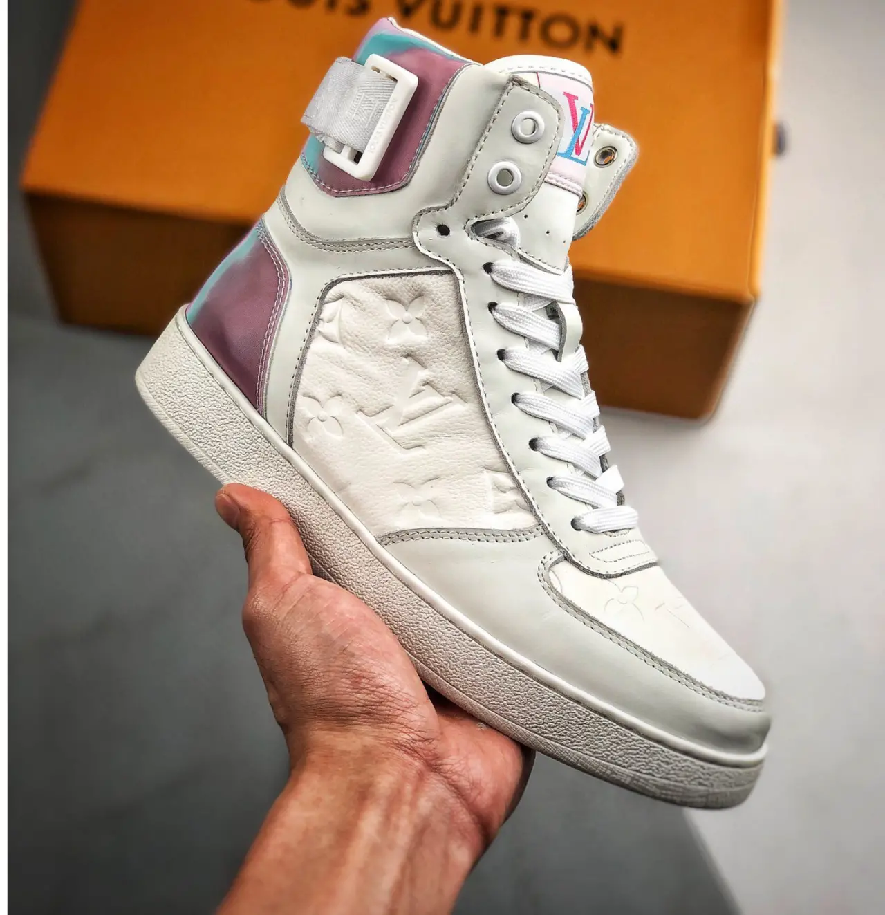 Alternative view of Giày Louis Vuitton Rivoli Sneaker Boot 'Leon' 1A7S6