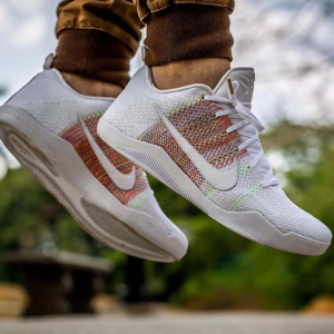 Alternative view of Giày Nike Kobe 11 Elite Low 4KB 'White Horse' 824463-199