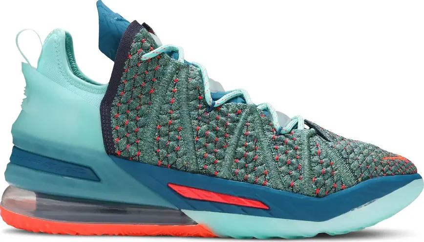 Giay Nike LeBron 18 'We Are Family' CQ9283-300