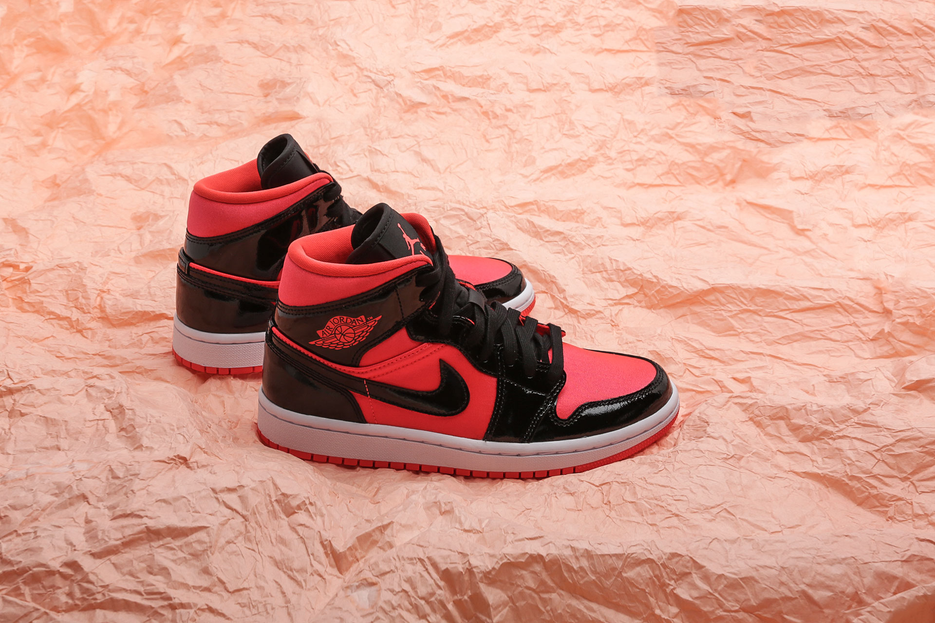 Giày Nike Air Jordan 1 Mid 'Hot Bred Punch' BQ6472-600 - Ảnh 6