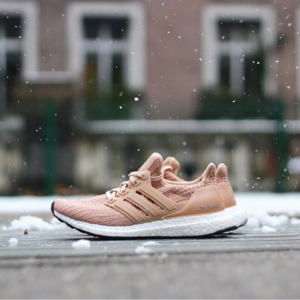Alternative view of Giày Adidas Wmns UltraBoost 4.0 'Ash Pearl' BB6309