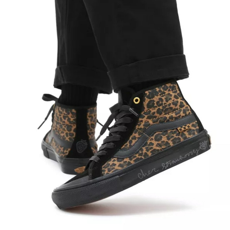 Giay Vans Cher Strauberry x Skate Sk8-Hi Decon 'Cheetah' VN0A5KYB9CY