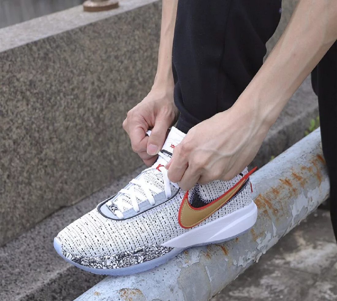 Giày Nike LeBron XX EP 'White Metalic Gold' DJ5422-100 - Ảnh 4