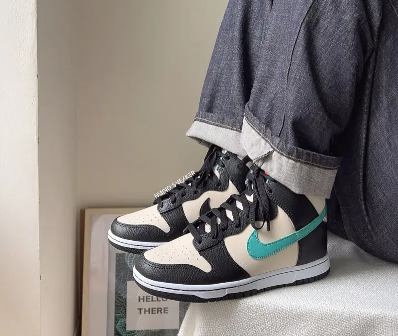 Alternative view of Giày Nike Dunk High 'Beige Black' DO9455-200