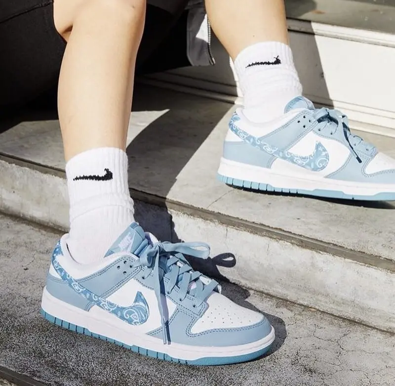 Alternative view of Giày Nike Wmns Dunk Low 'Blue Paisley' DH4401-101