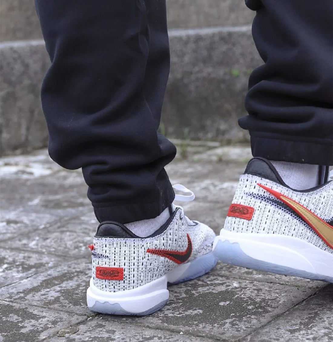 Giày Nike LeBron XX EP 'White Metalic Gold' DJ5422-100 - Ảnh 3