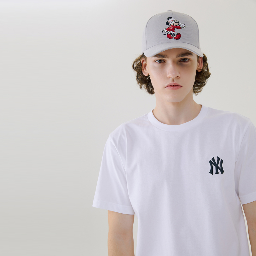 Áo MLB X Disney Short Sleeve T Shirt New York Yankees 31TSK1031-50W - Ảnh 4