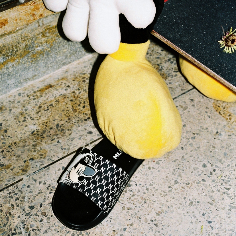 Dép MLB Slide X Disney Yankee Black 32SHHK011-50L - Ảnh 4