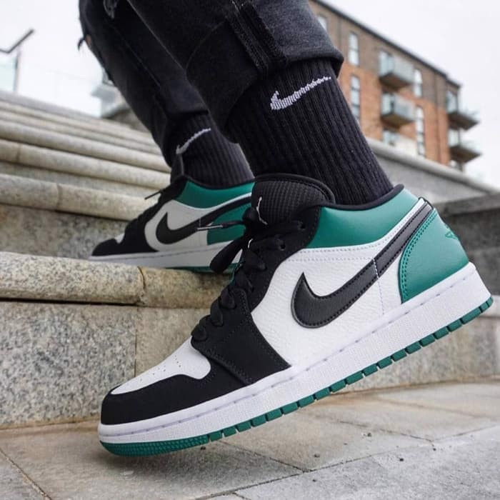 Giày Nike Air Jordan 1 Low GS 'Mystic Green' 553560-113 - Ảnh 2