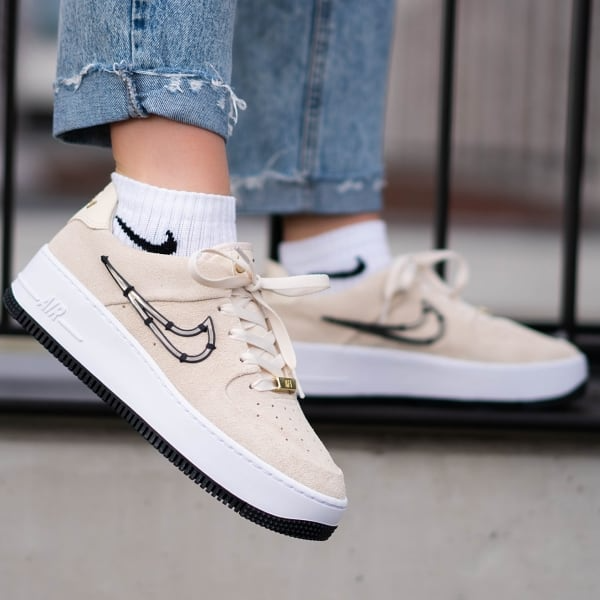 Giay Nike Air Force 1 Sage Low LX 'Light Cream' CI3482-200