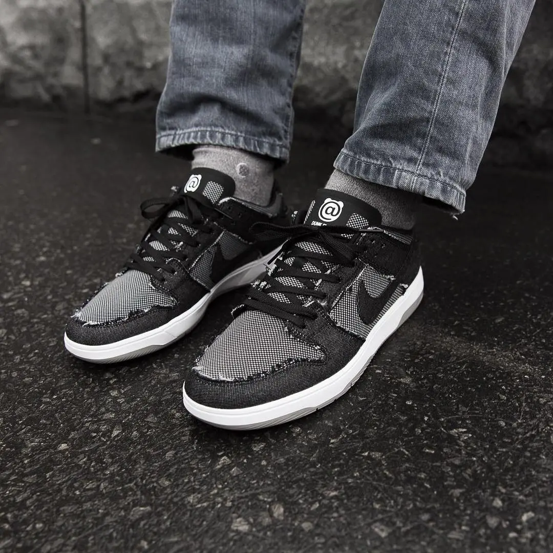 Alternative view of Giày Nike Medicom x SB Dunk Low Elite 'Bear Bick' 877063-002