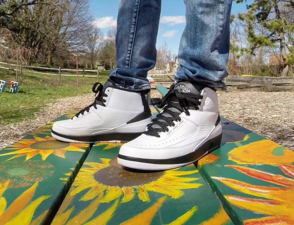 Alternative view of Giày Nike Air Jordan 2 Retro 'Wing It' 834272-103