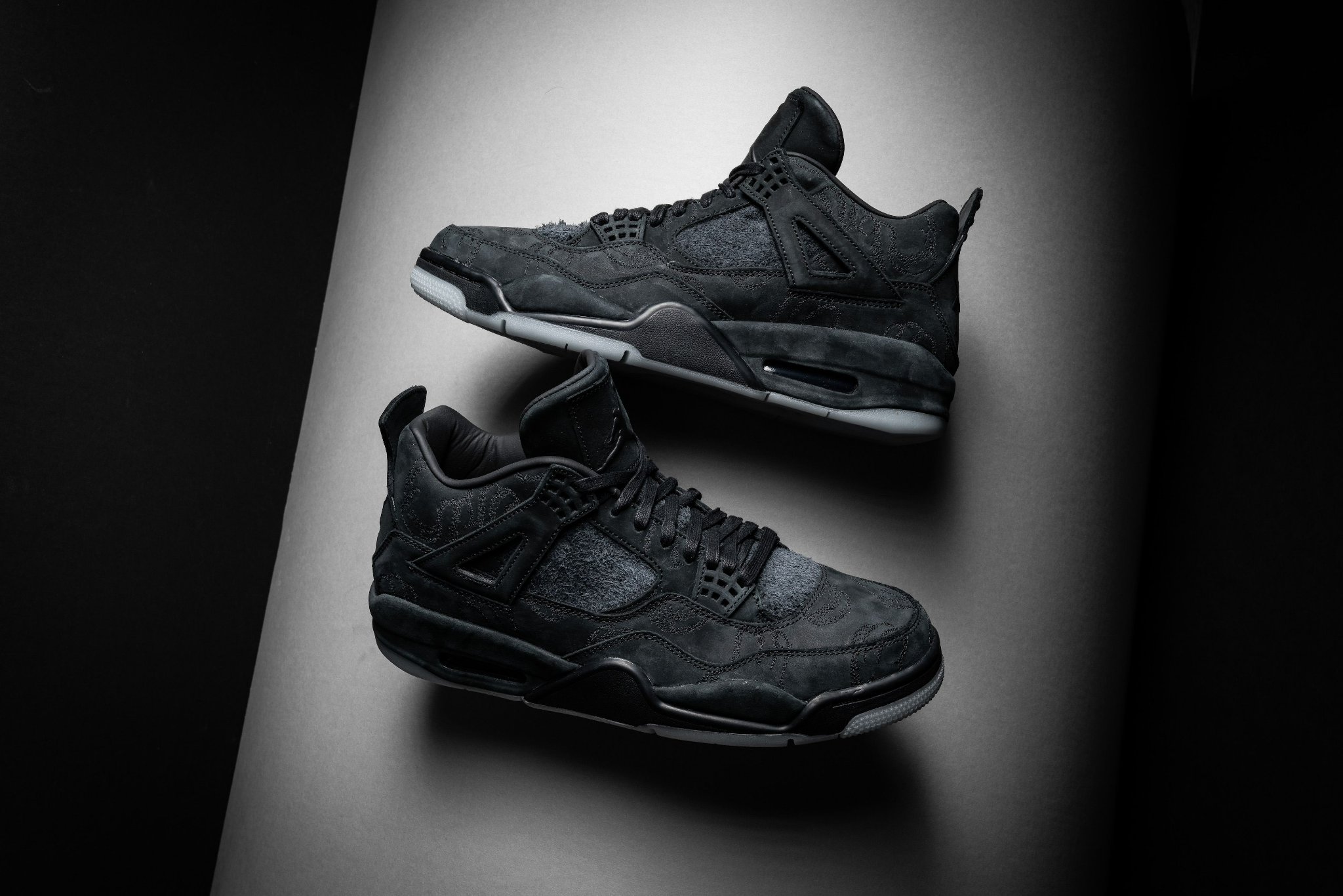 Giày Nike KAWS x Air Jordan 4 Retro 'Black' 930155-001 - Ảnh 5