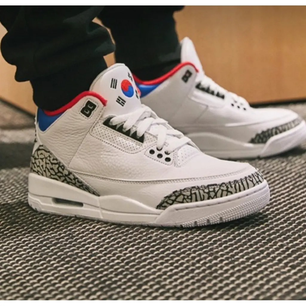 Alternative view of Giày Nike Air Jordan 3 Retro 'Seoul' AV8370-100