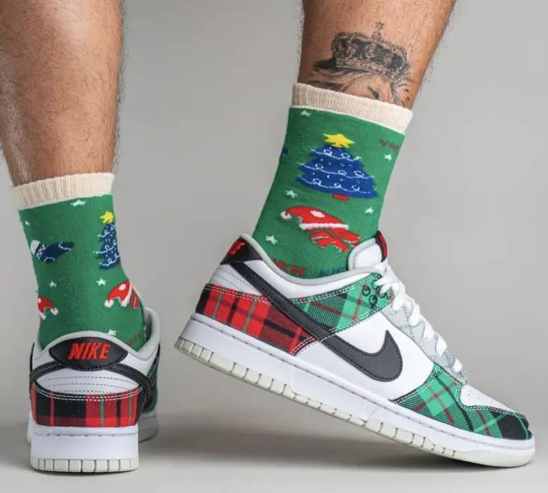 Giay Nike Dunk Low SE GS 'Tartan Plaid' DV8919-100