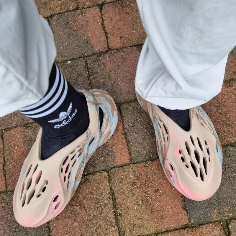 Dép Adidas Yeezy Foam Runner Mx Sand Grey GY3969 - Ảnh 6