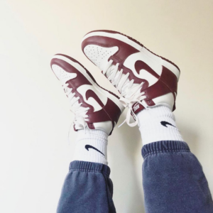 Alternative view of Giày Nike Wmns Dunk High 'Team Red' DD1869-101