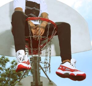 Alternative view of Giày Nike Air Jordan 11 Retro Low IE 'Gym Red' 919712-101