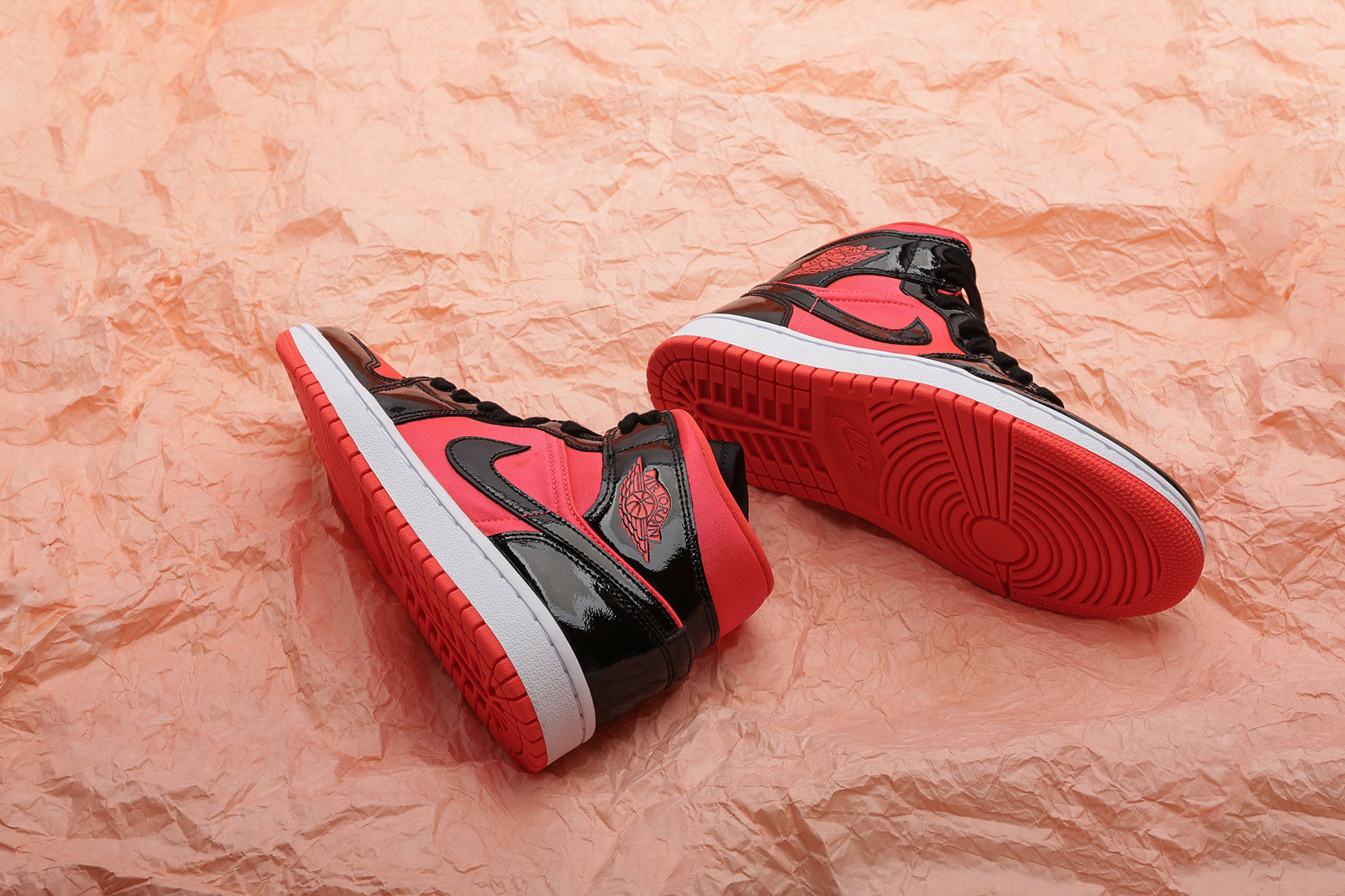Giày Nike Air Jordan 1 Mid 'Hot Bred Punch' BQ6472-600 - Ảnh 4