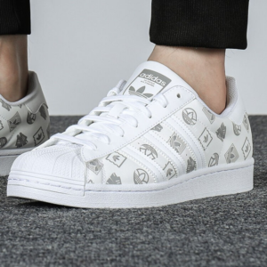 Giay Adidas Superstar 'White Logo Print' GX8413