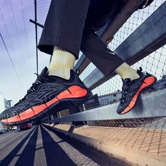 Alternative view of Giày Reebok Zig Kinetica II Digi Scape 'Orange Flare' FX9349