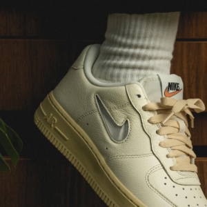 Giay Nike Air Force 1 Low 'Coconut Milk' DO9456-100