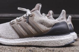 Alternative view of Giày Adidas Consortium UltraBoost Lux 'Vintage White' DB0338