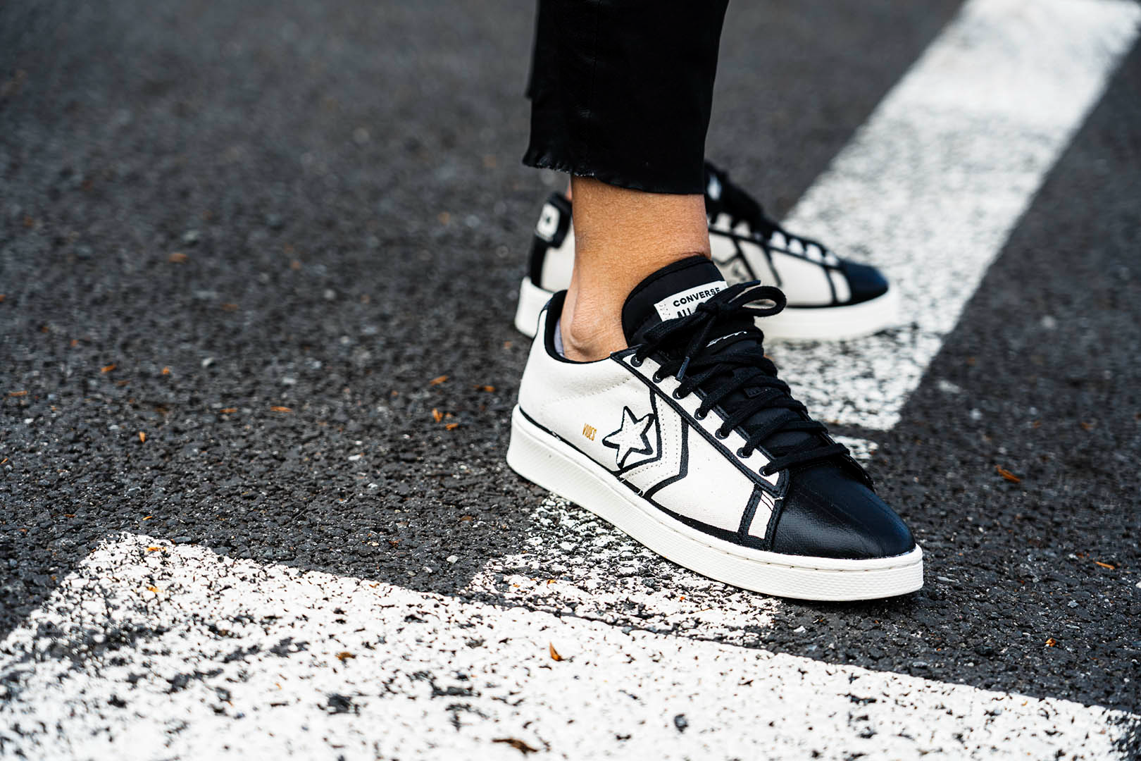 Giay Converse Pro Leather Joshua Vides 'Natural Ivory' A00713C