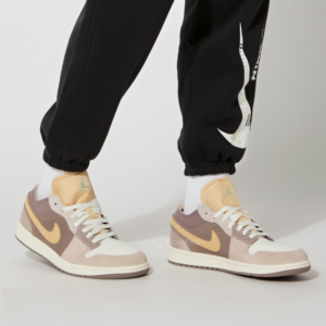 Alternative view of Giày Nike Air Jordan 1 Low SE Craft 'Taupe Haze' DN1635-200