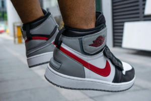 Alternative view of Giày Nike Air Jordan 1 High FlyEase GS 'Particle Grey' CT4897-002