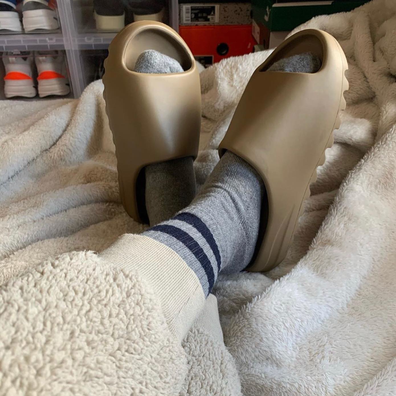 Dép Adidas Yeezy Slides 'Earth Brown' FV8425 - Ảnh 3