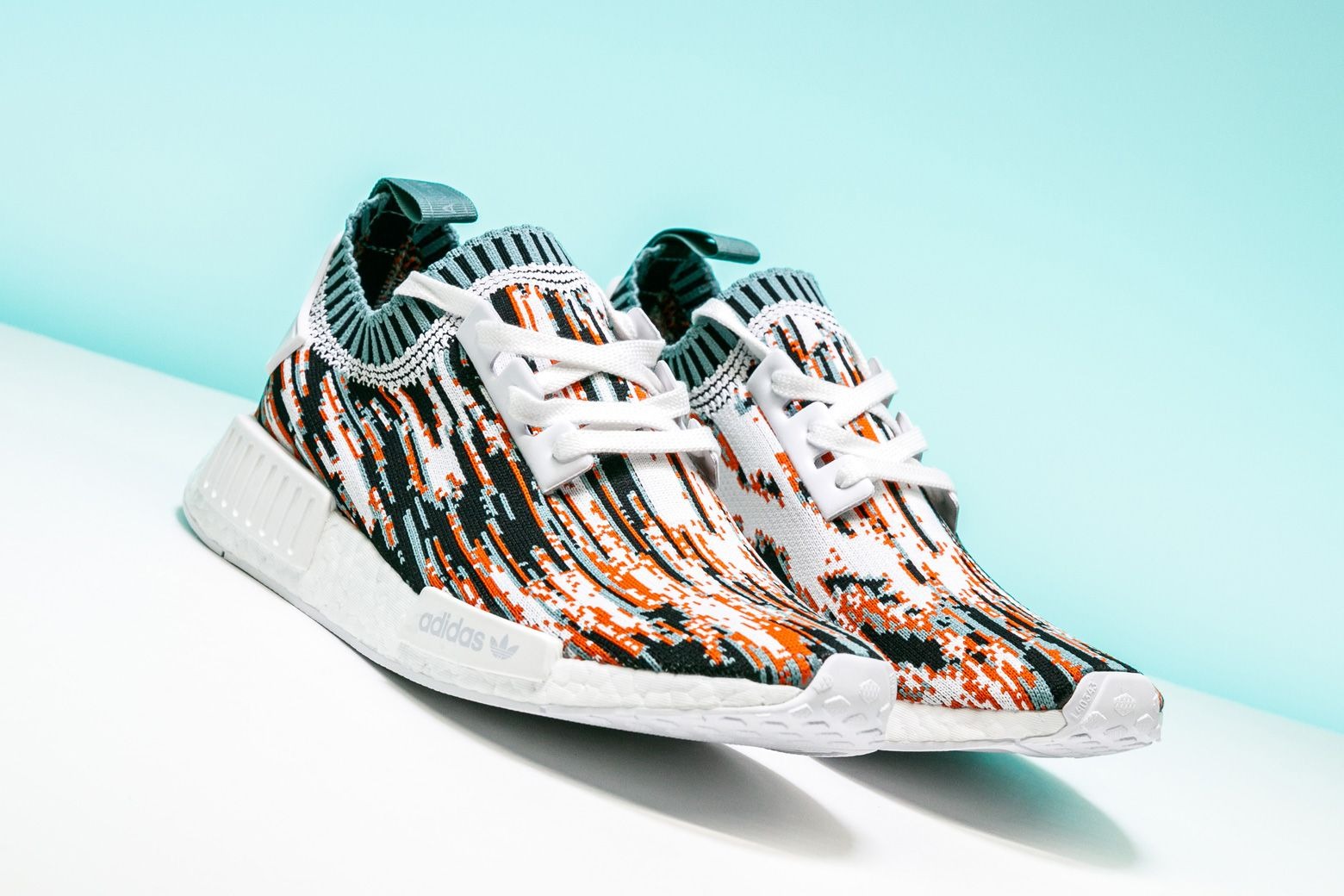 Giày Adidas NMD R1 Sneakersnstuff Datamosh Collegiate Orange BB6365 - Ảnh 4