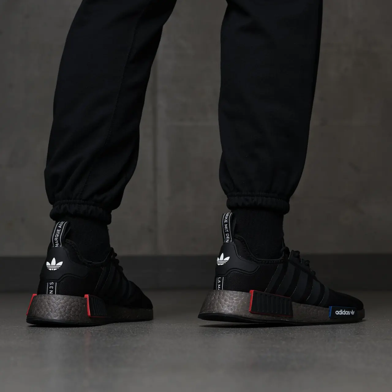 Giay Adidas NMD R1 'Black Grey' GX6978