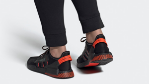 Alternative view of Giày Adidas NMD R1 V2 'Black Solar Red' FW6409