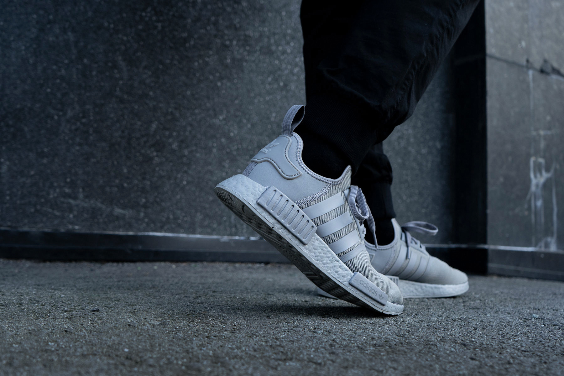 Giày Adidas NMD R1 Triple Grey FV9016 - Ảnh 6