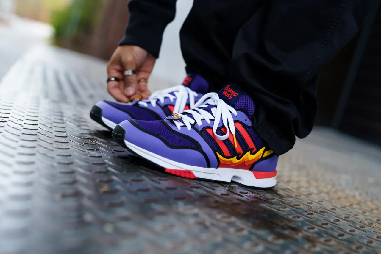 Alternative view of Giày Adidas The Simpsons x ZX 1000 'Flaming Moe's' H05790
