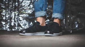 Alternative view of Giày Adidas Wmns Superstar 80s 'Metal Toe' S75056