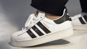 Alternative view of Giày Adidas Superstar 'Bold White Brown' FV3356