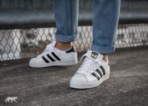 Alternative view of Giày Adidas Superstar OG 'Vintage White' C77124