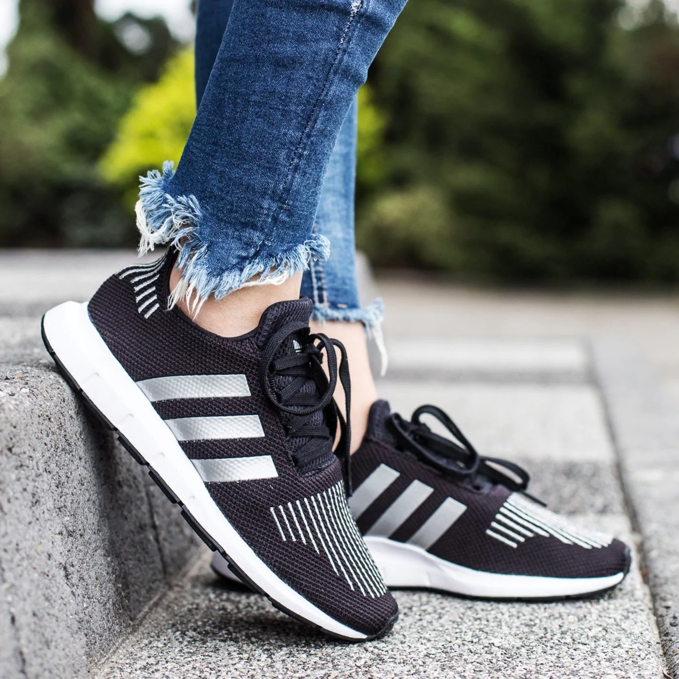Giày Adidas Swift Run 'Core Black' CQ2597 - Ảnh 2