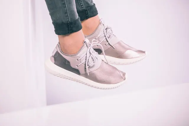 Alternative view of Giày Adidas Tubular Entrap 'Grey Ice Purple' S75920