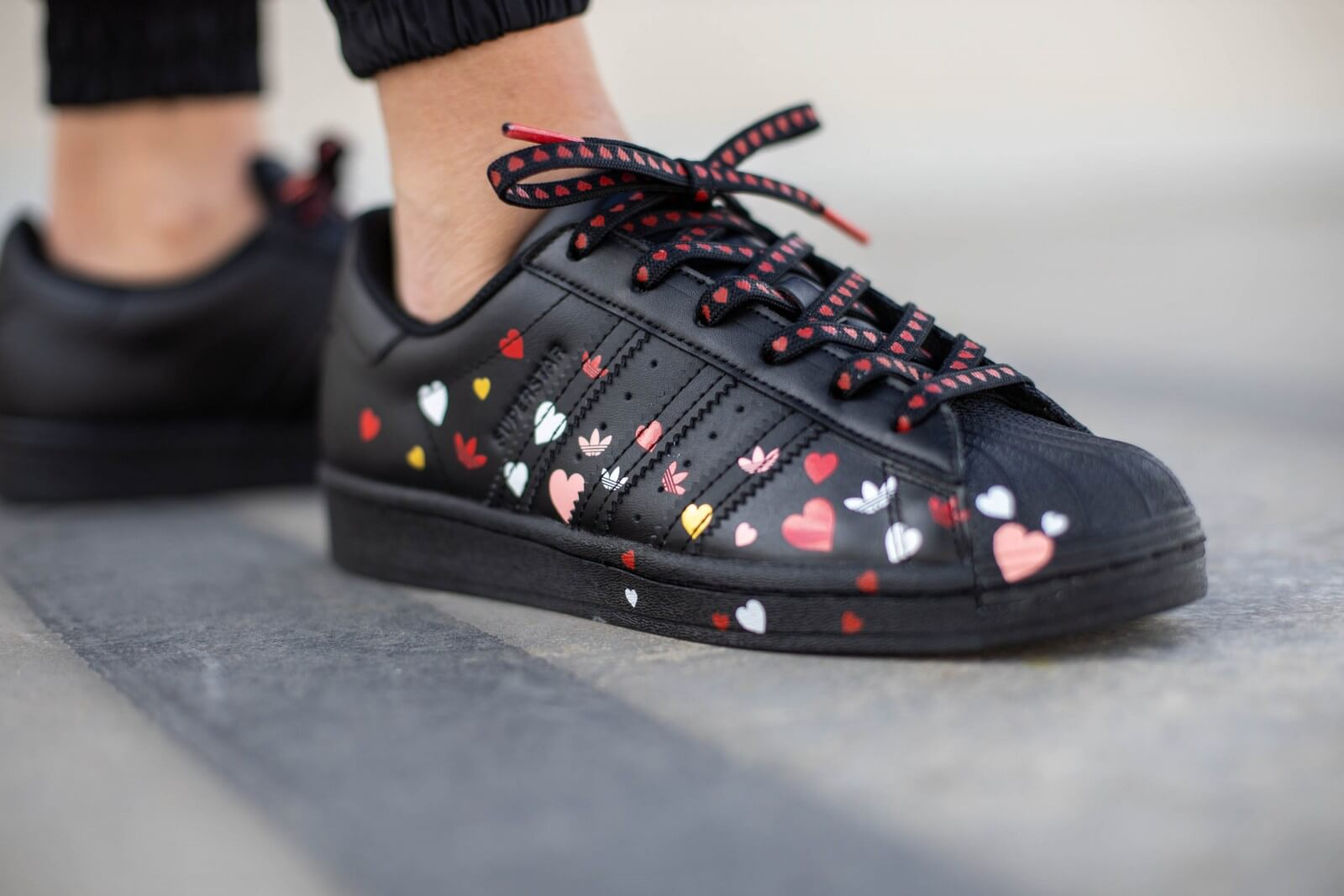 Giày Adidas Wmns Superstar 'Valentine's Day' FV3288 - Ảnh 4